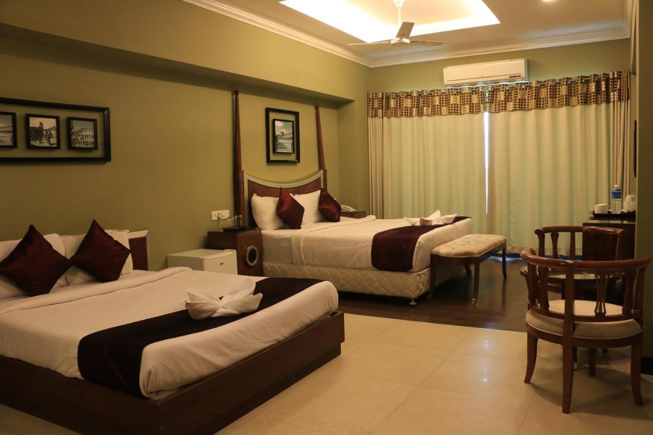 Jalsa Hotel & Banquets,Indore Zewnętrze zdjęcie