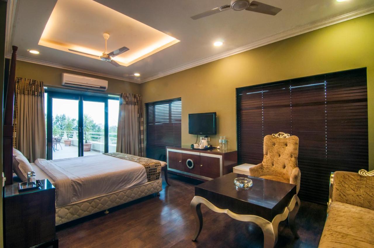 Jalsa Hotel & Banquets,Indore Zewnętrze zdjęcie