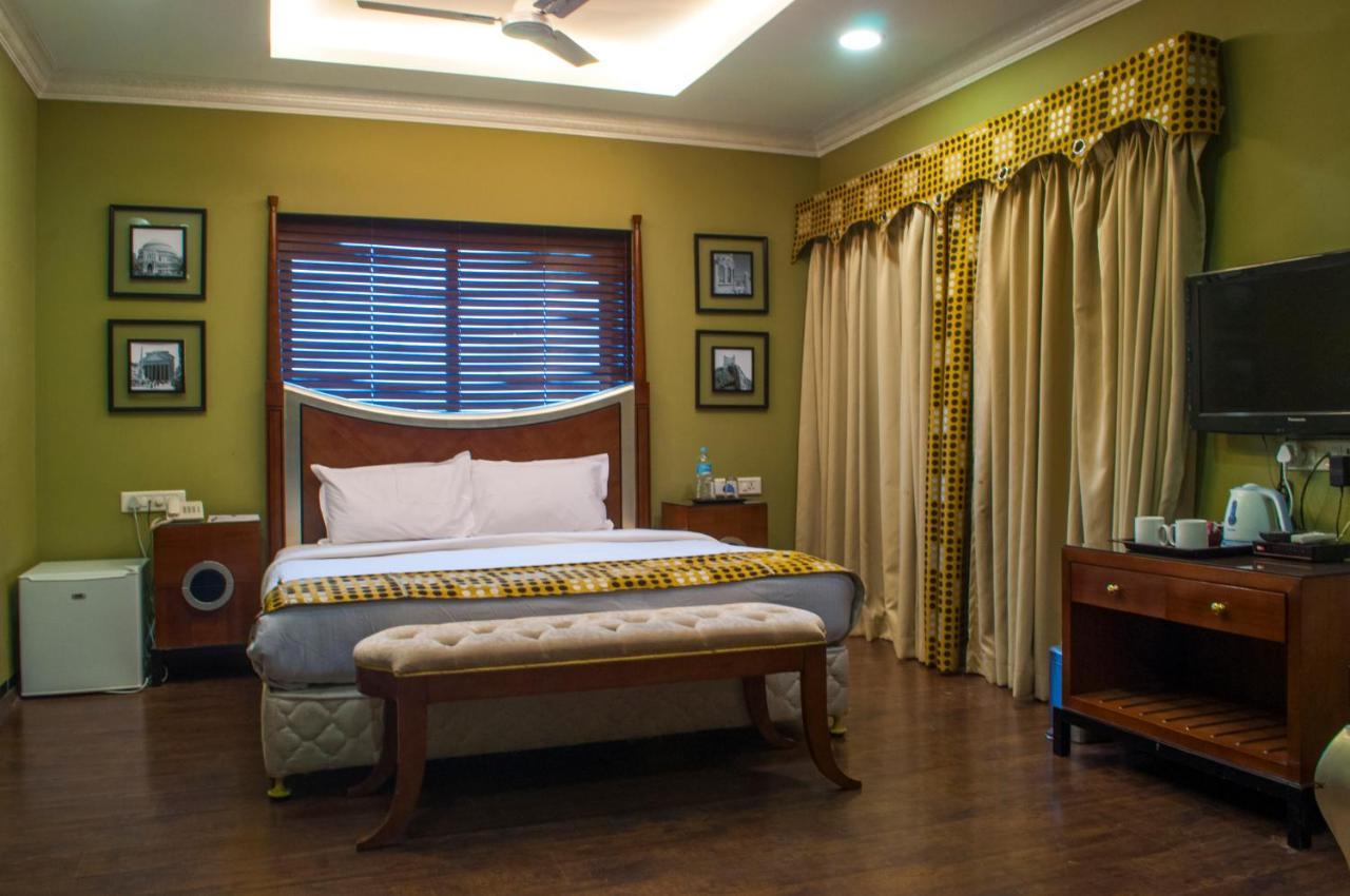 Jalsa Hotel & Banquets,Indore Zewnętrze zdjęcie