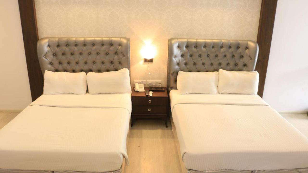 Jalsa Hotel & Banquets,Indore Zewnętrze zdjęcie