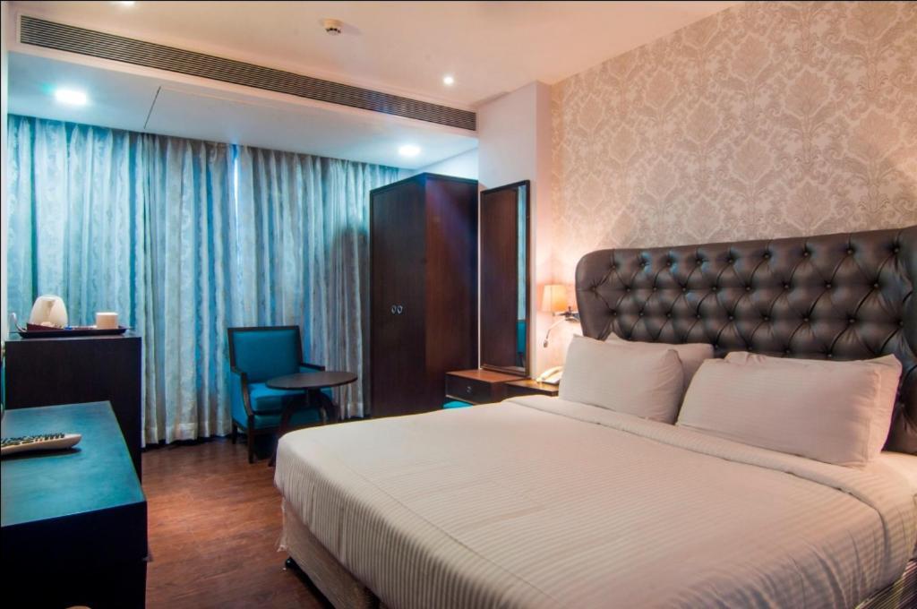 Jalsa Hotel & Banquets,Indore Zewnętrze zdjęcie