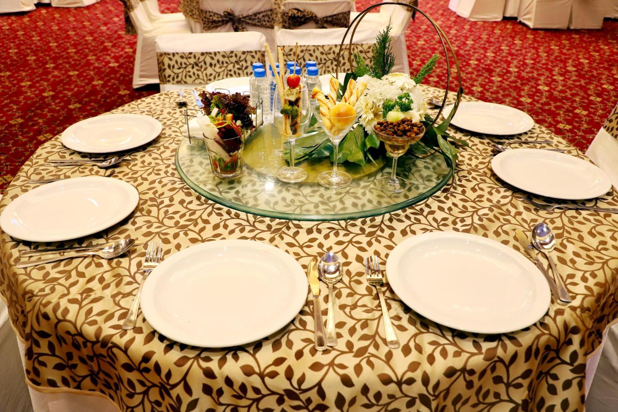 Jalsa Hotel & Banquets,Indore Zewnętrze zdjęcie