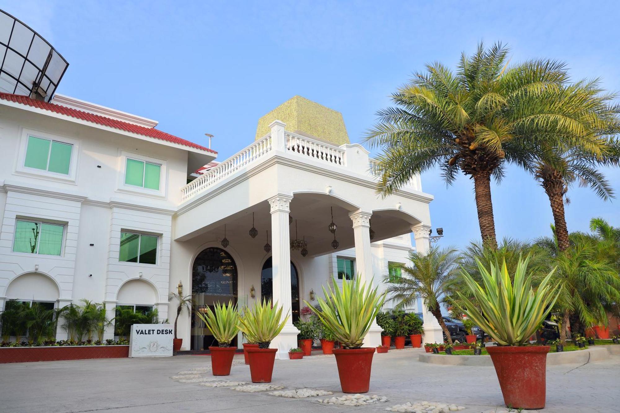 Jalsa Hotel & Banquets,Indore Zewnętrze zdjęcie