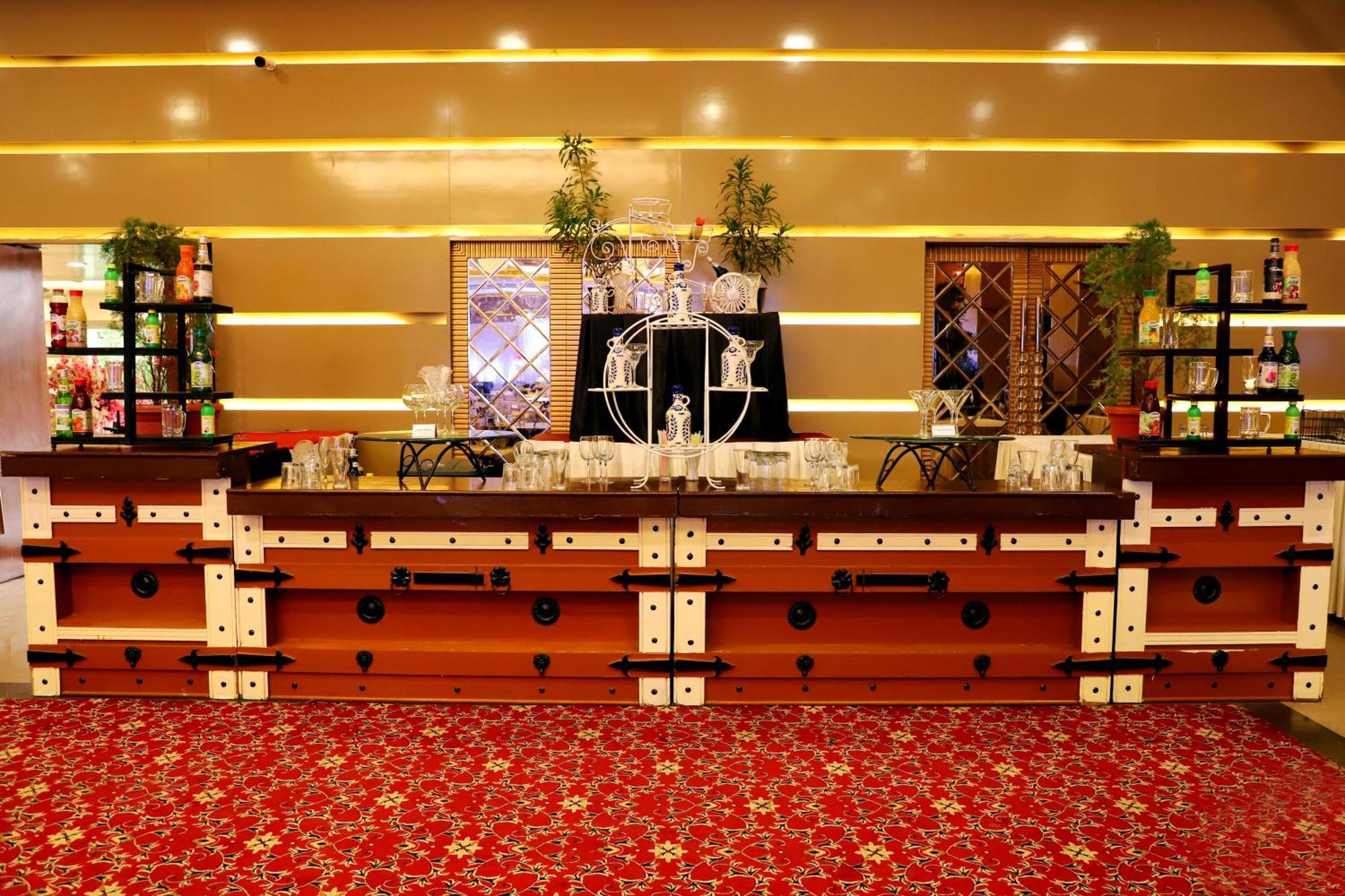 Jalsa Hotel & Banquets,Indore Zewnętrze zdjęcie