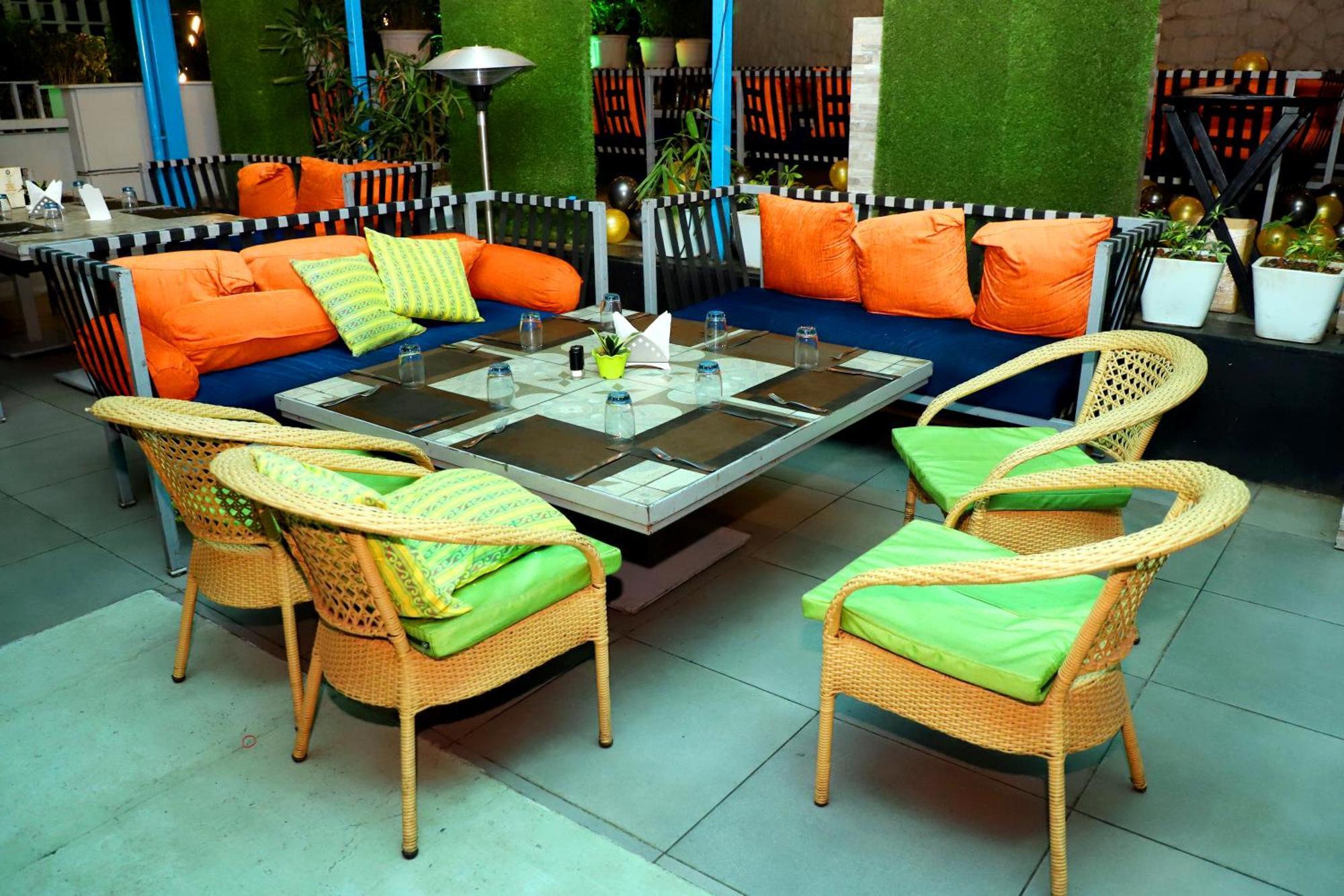 Jalsa Hotel & Banquets,Indore Zewnętrze zdjęcie
