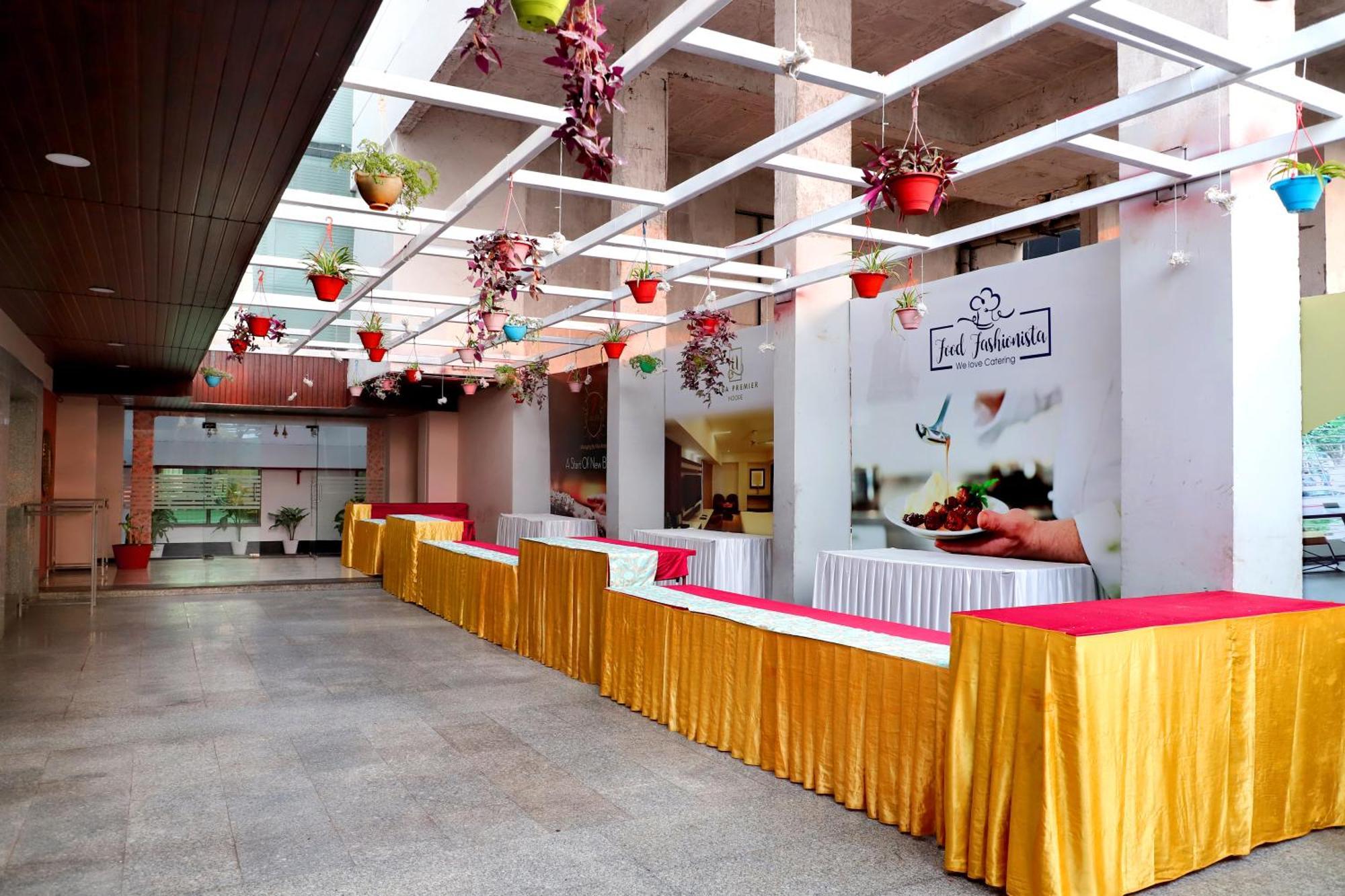 Jalsa Hotel & Banquets,Indore Zewnętrze zdjęcie