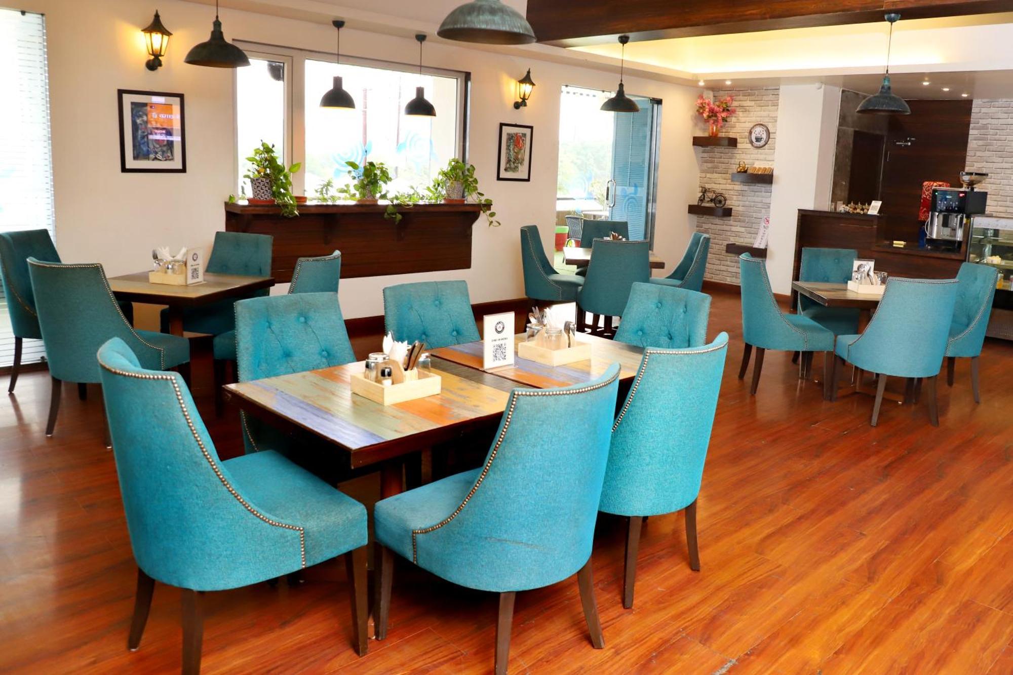 Jalsa Hotel & Banquets,Indore Zewnętrze zdjęcie