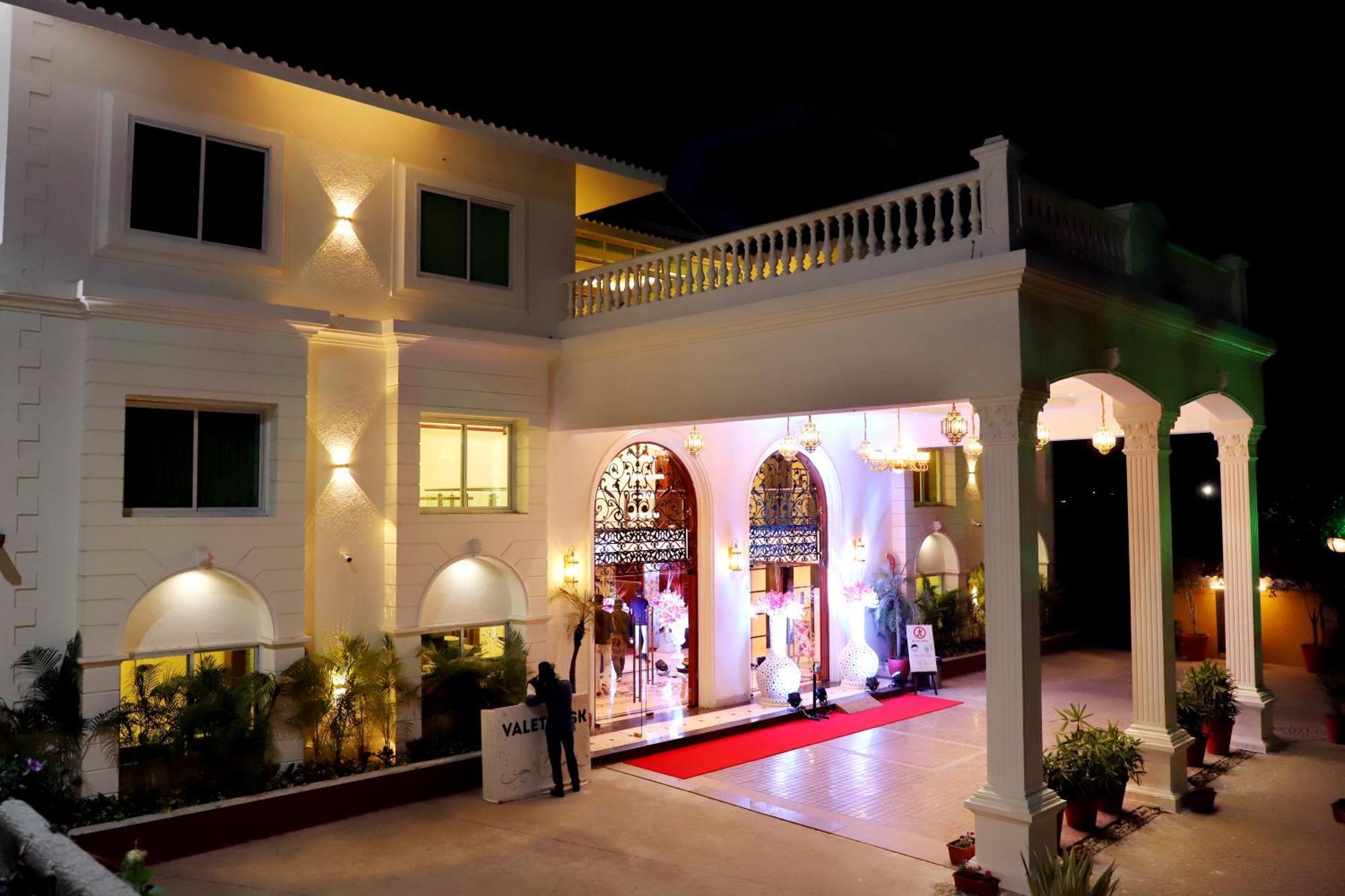 Jalsa Hotel & Banquets,Indore Zewnętrze zdjęcie