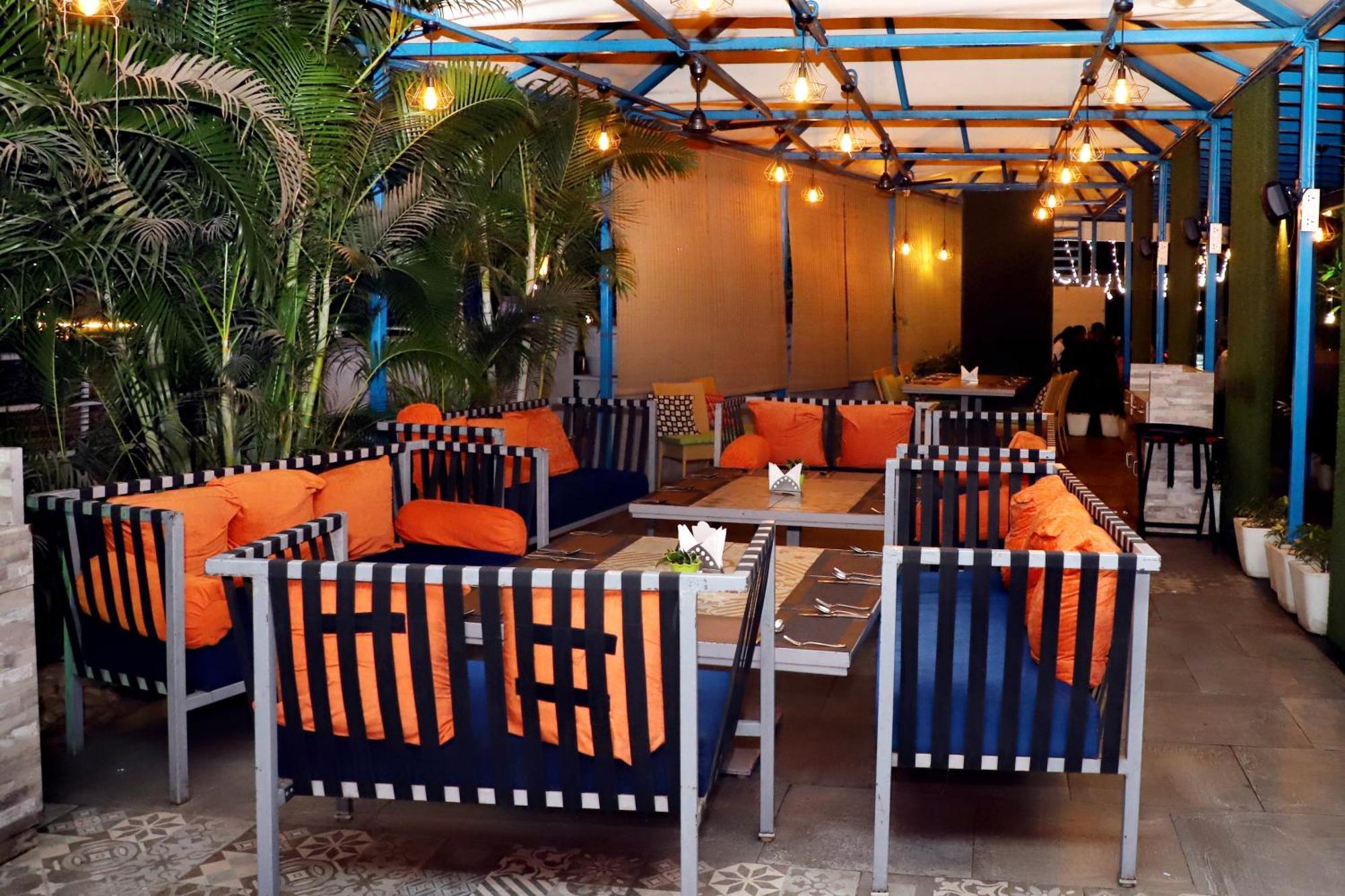 Jalsa Hotel & Banquets,Indore Zewnętrze zdjęcie